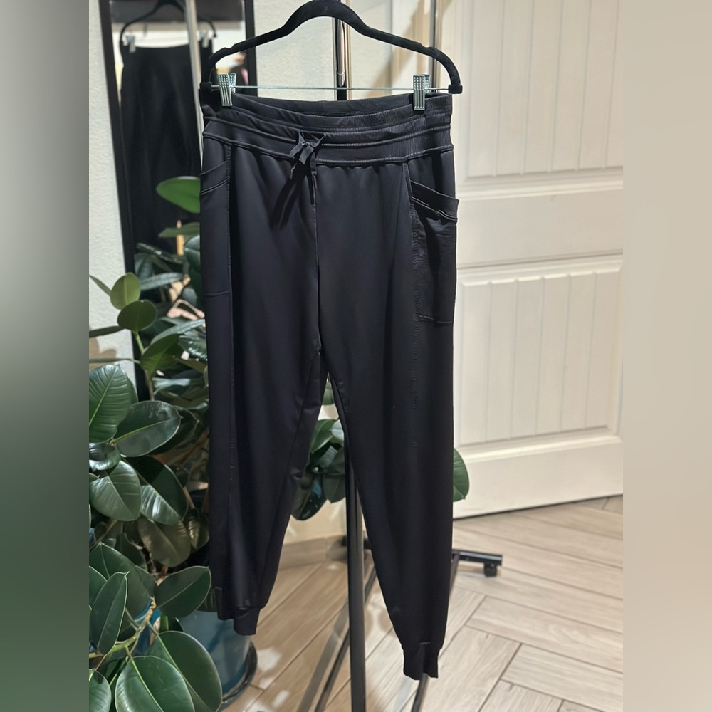 Women’s joggers